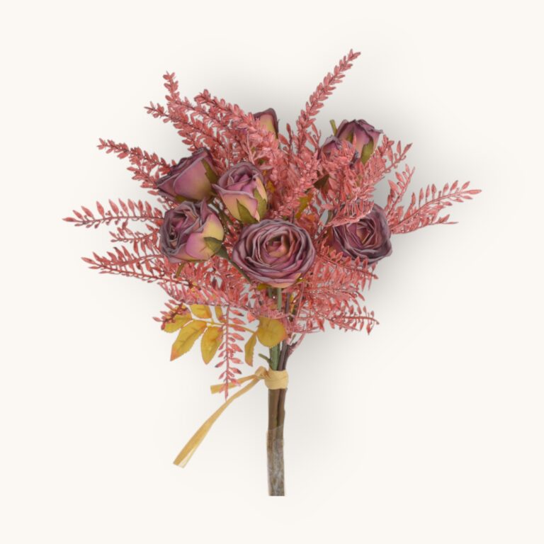 Bukiecik róż z wrzosem