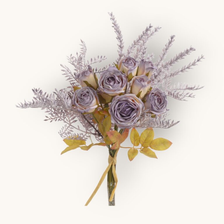 Bukiecik róż z wrzosem